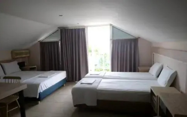 LE MONDE Apartments