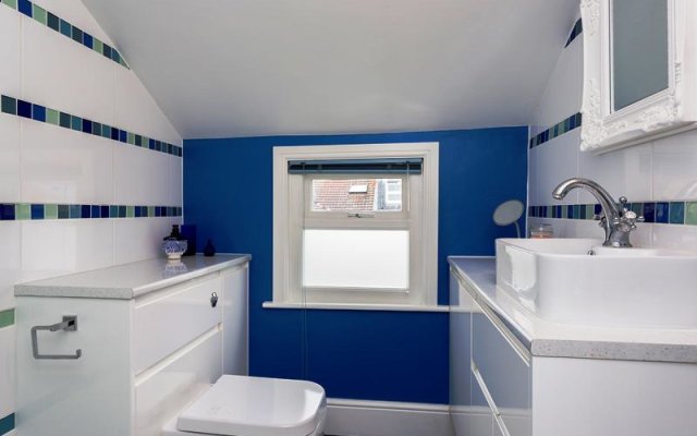 Veeve  2 Bed House On Leppoc Road Clapham