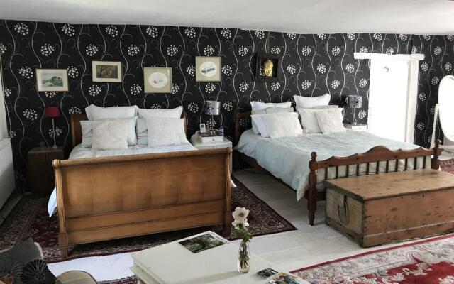 Wisteria House Bed & Breakfast