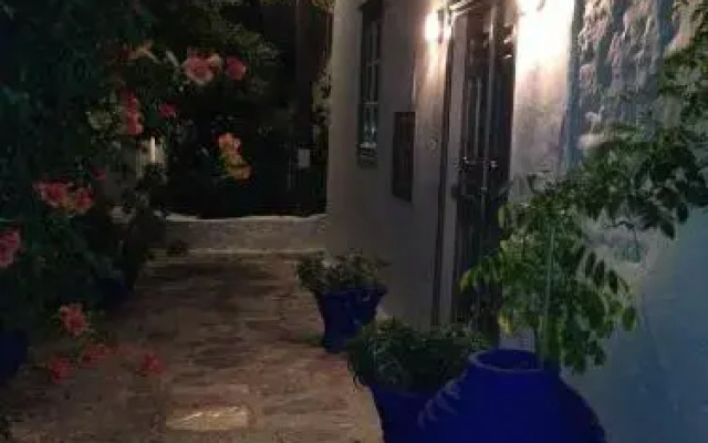 Manolia
