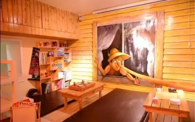 Harbin West Street International Hostel