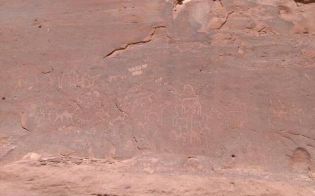 Wadi Rum Cave Camp