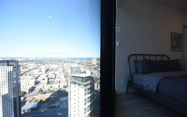HFN Crown Shadow Play Apartment