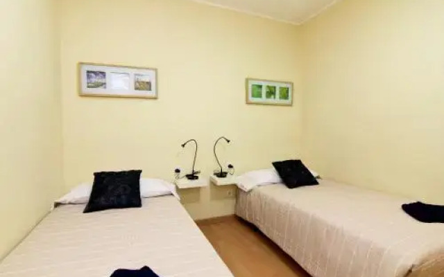 ClassBedroom Apartments V
