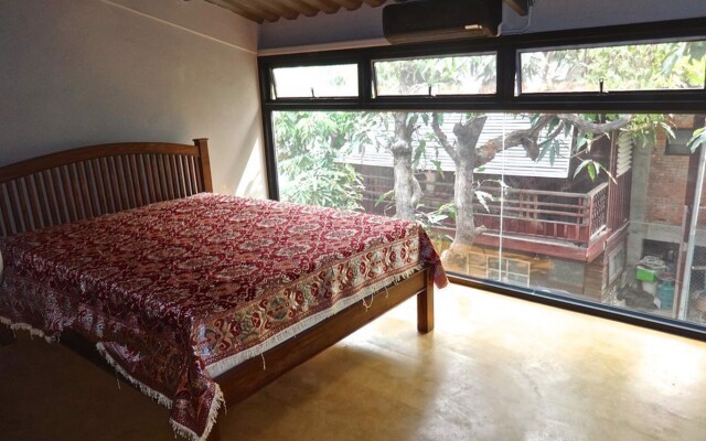 Luxury Chiang Mai Old City Town House