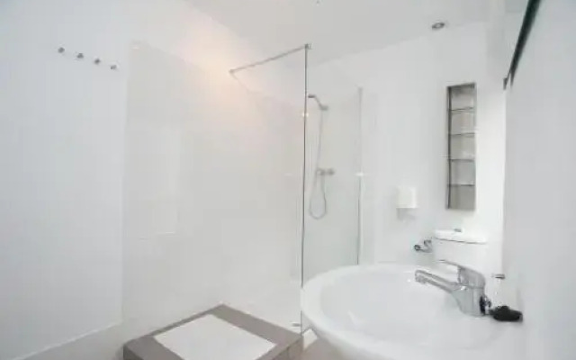 Baños De La Reina Mora Sevilla