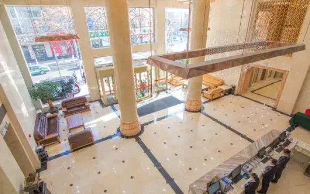 Chonpines Hotel (Yinchuan International Automobile City)