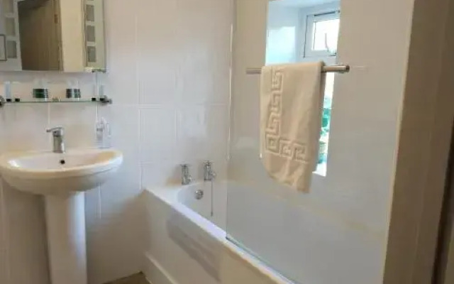 B - Simply Rooms