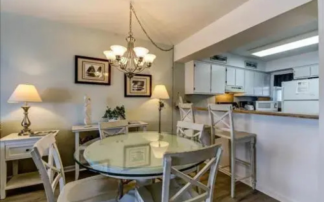 Coral Sands Beautiful Condominium by RedAwning