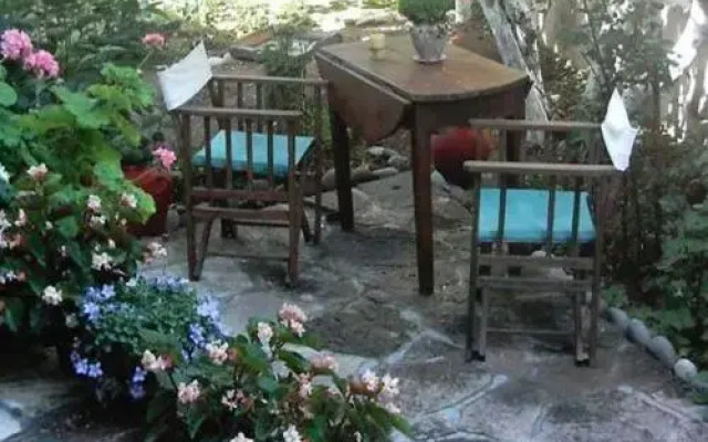 Marianthi Toroz Rooms & Studios