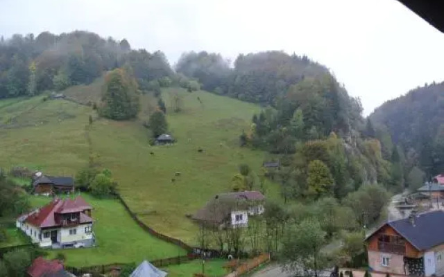 Pensiune Restaurant Piatra Craiului
