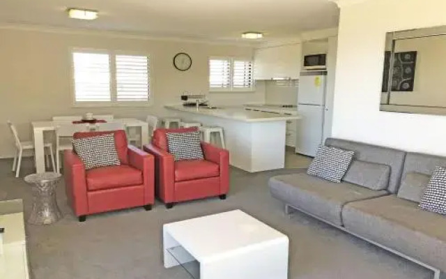 Intrepid, Unit 14, 3 Intrepid Close