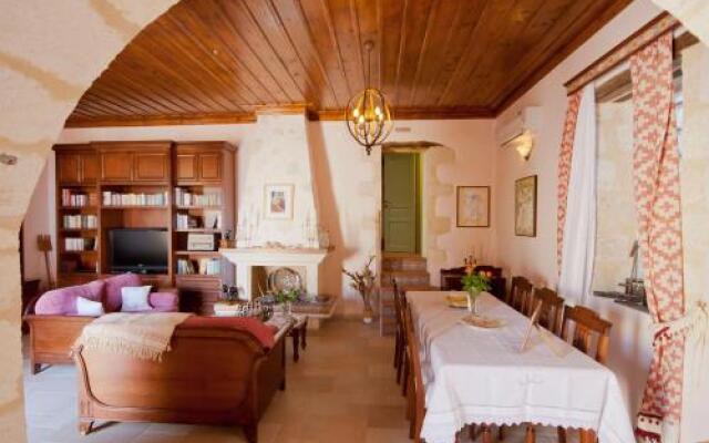 Rodanthi Guesthouse