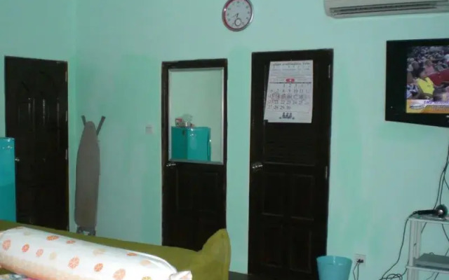 Photharam Guess House