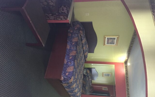 Scottish Inns & Suites Eastex Fwy.