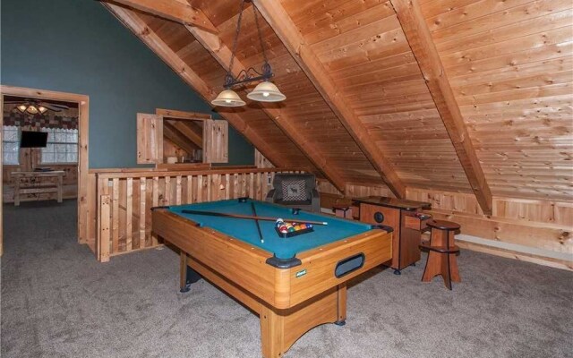 Chubby and Cubbys Den - Three Bedroom Cabin