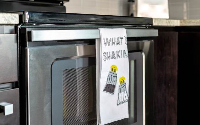 Stay Alfred on South 4th Street