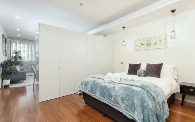 TT404 Spacious Studio Darlinghurst