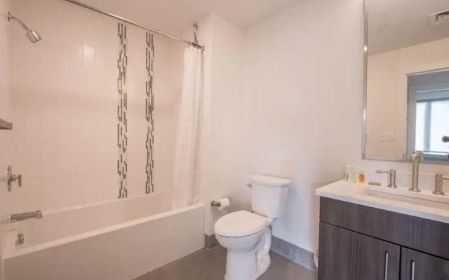 Pleasant Fenway Suites by Sonder