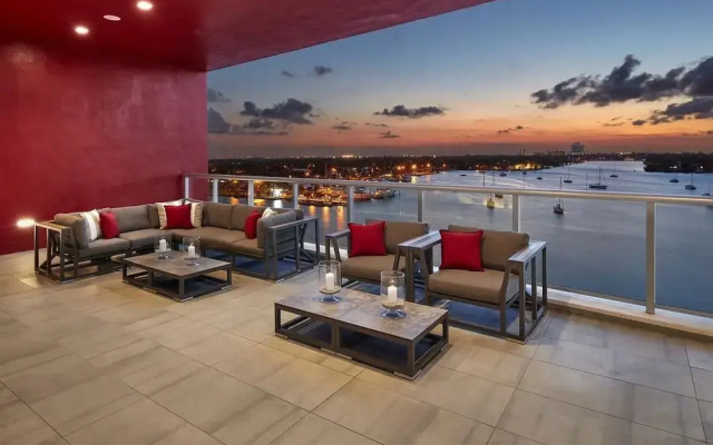 Costa Hollywood Condos by Ammos VR