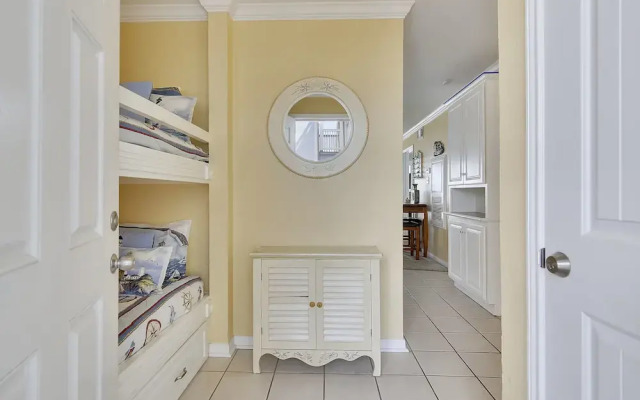 Seascape 2212 2 Bedroom Condo by RedAwning