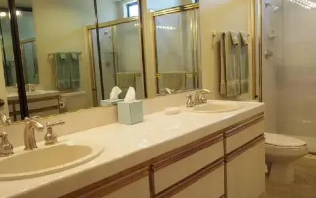 Isleta 897 *30 Day Minimum* 2 Bedroom Condo by RedAwning