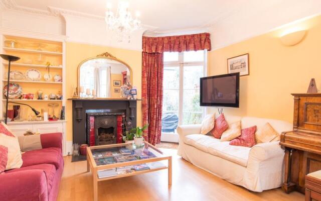 Veeve  4 Bed House On Stockwell Park Road Stockwell