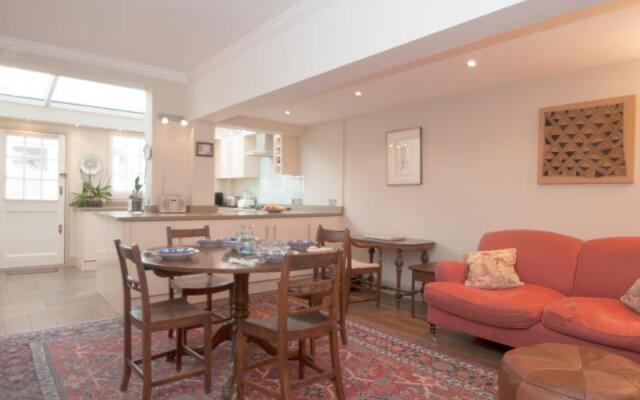 Veeve Edge St 3 Bed With Large Roof Terrace Notting Hill Kensington