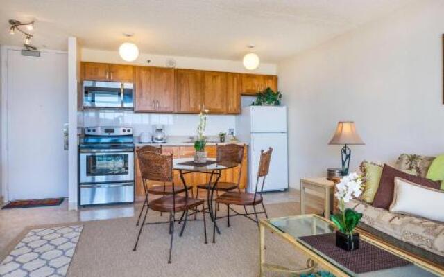 Waikiki Banyan 3411 Ocean View Free Parking