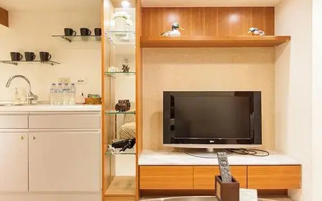 Hua Guan Suite
