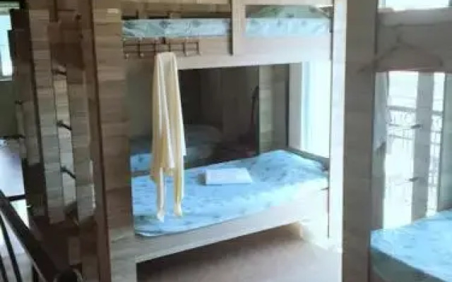 Hostel Lola