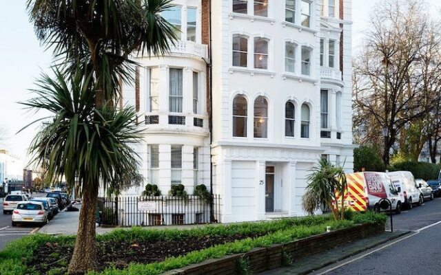 Veeve  2 Bed 2 Bath Garden Flat Stanley Crescent Notting Hill