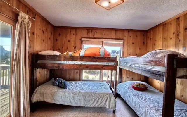 Captain's Quarters #5 2 5 Br Home