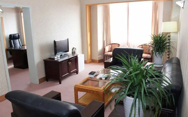 Qingdao Yingshi Hotel