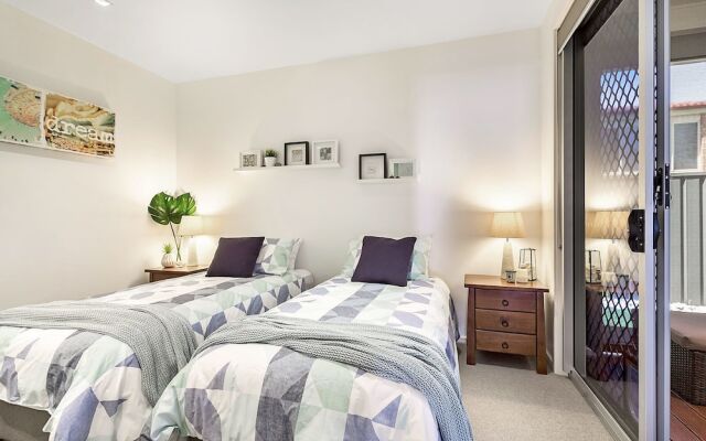 Sandy Point Road, 7A