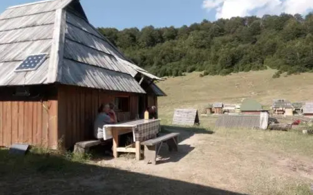 Eco Village Goles