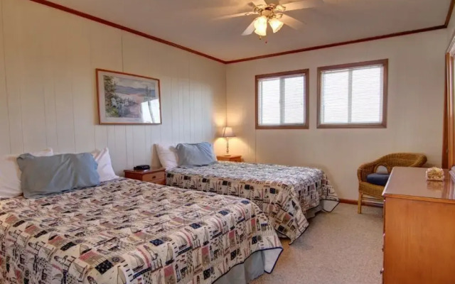 Westside- 3 Bedroom Home by RedAwning