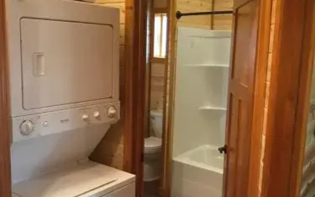 AK Vacation Cabins Woodland Hollow Log Cabin