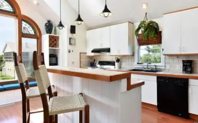 Bayley's Light - 5 Br Home