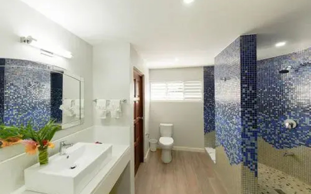 Coral Cay Villas