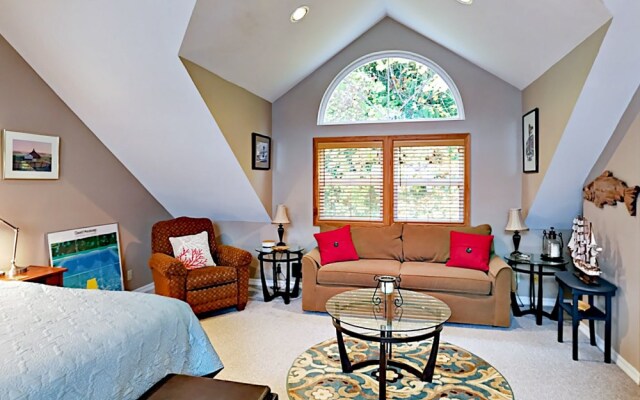 3336 S Shoreline Drive Home