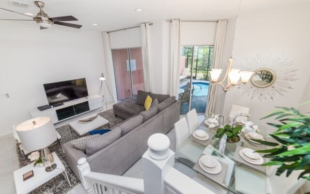 Exquisite Festival Villa