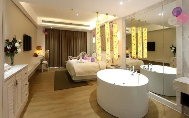 Huangma Holiday Island Style Hotel