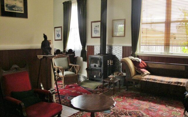 Camperdown Accommodation: Edwardia short-stay