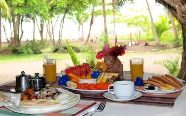 Hotel Roca Verde Beachfront