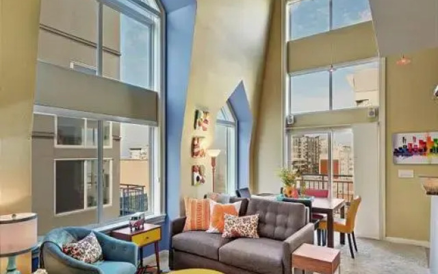 Belltown Court Sunset Suite