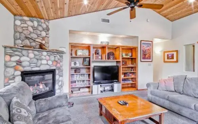 Yosemite Summit & Little Summit - 5BR/3BA Vacation Home
