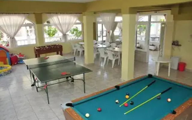 Dionisos Apartments