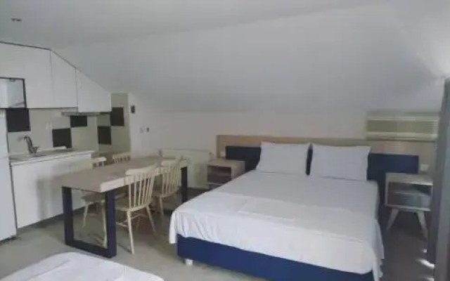 LE MONDE Apartments