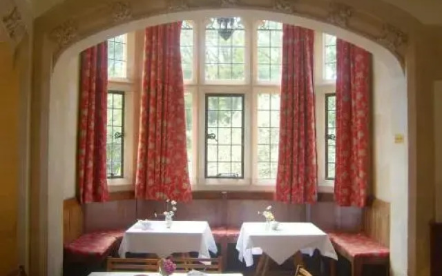 Cleeve House